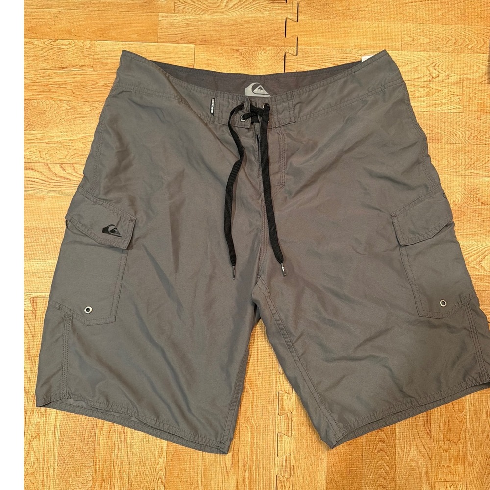 Quiksilver Mens Gray Cargo Board Shorts Swim Trunks Size 36 Lace Up Pocket